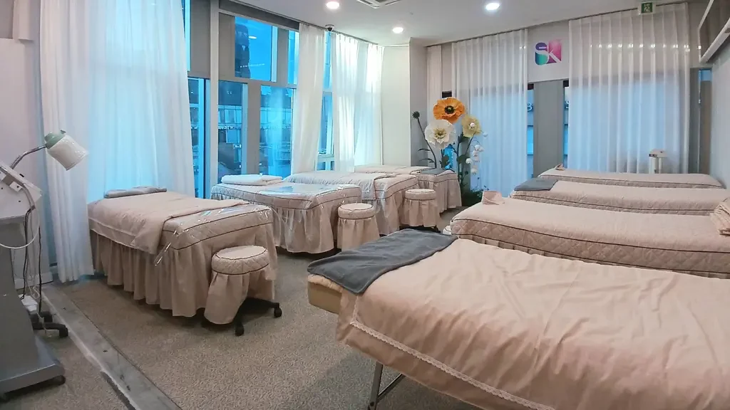 Stemk Plastic Surgery & Dermatology — clinic interior