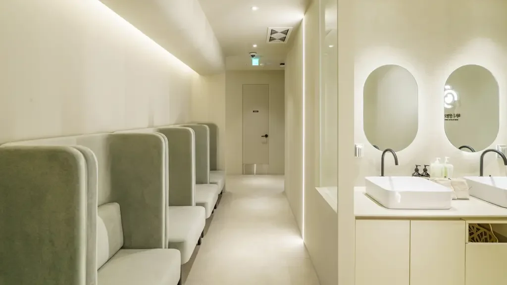 HANI Plastic Surgery — clinic interior