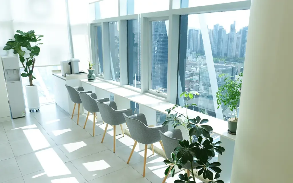 GONG GAN PLASTIC SURGERY — clinic spaces
