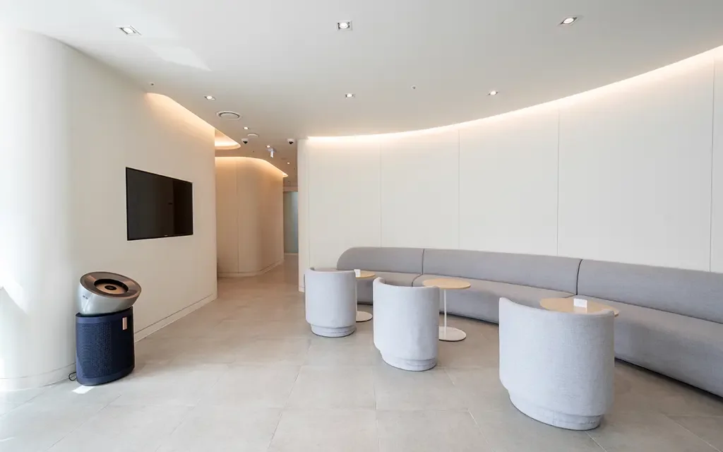 GONG GAN PLASTIC SURGERY — clinic spaces
