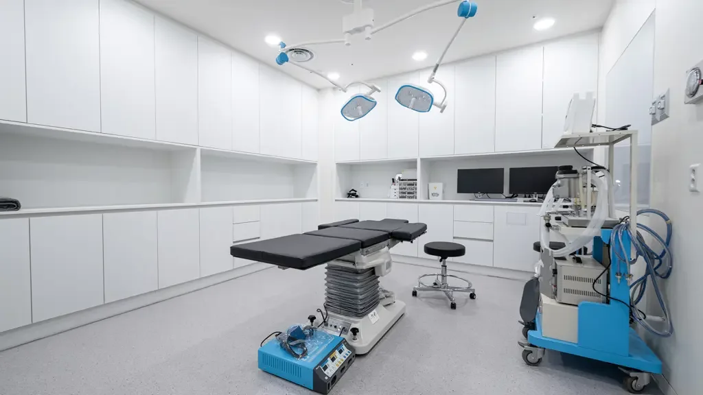GONG GAN PLASTIC SURGERY — clinic spaces