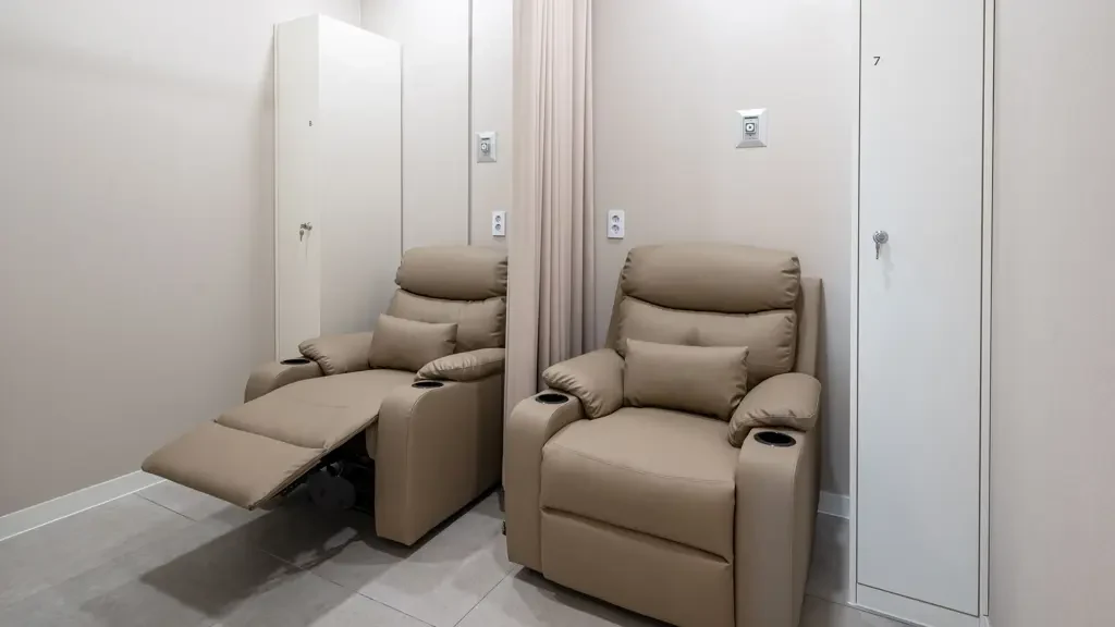 GONG GAN PLASTIC SURGERY — clinic spaces